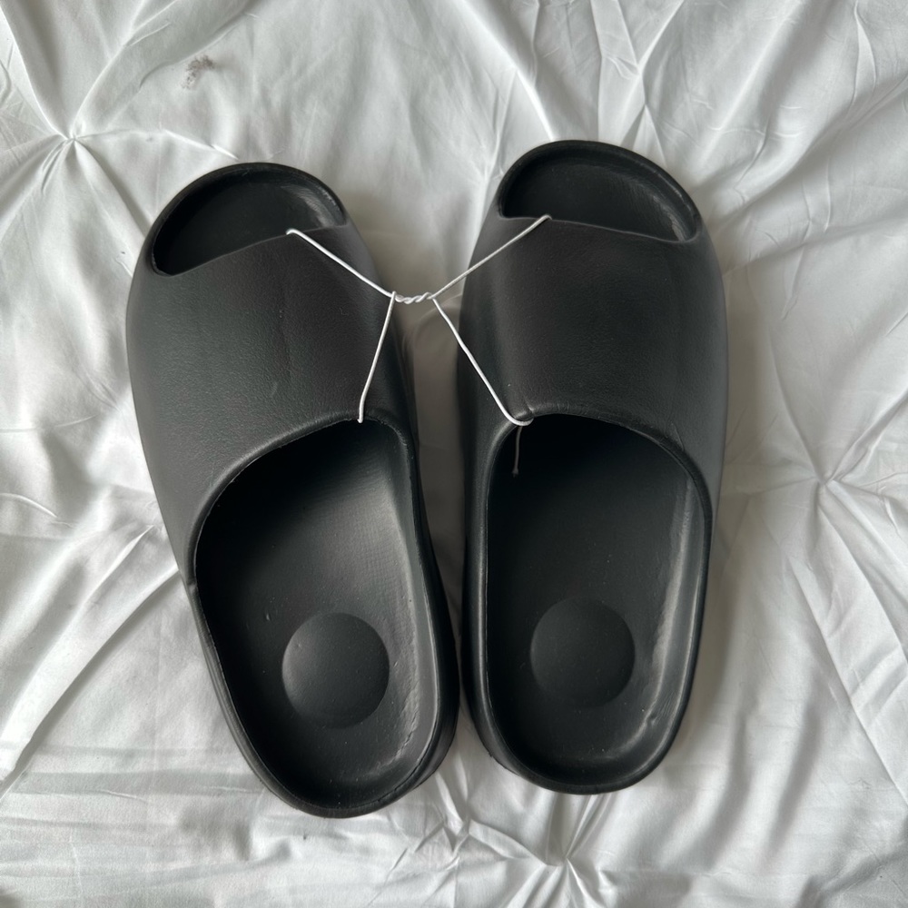 Bundle Of 2, Squishy Slides, Size 44-45, Cream An… - image 1